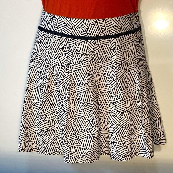 Loft SZ 00P Neutral Black & ivory Abstract print flare skirt Modern Office Y2K - Picture 1 of 7